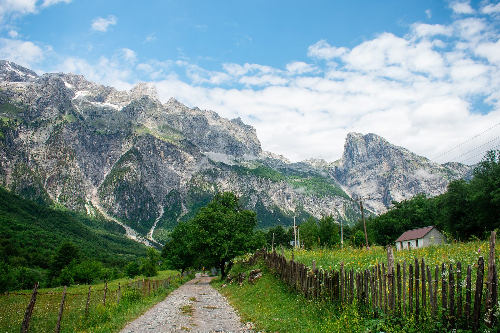 De vallei van Theth in de Albanese Alpen